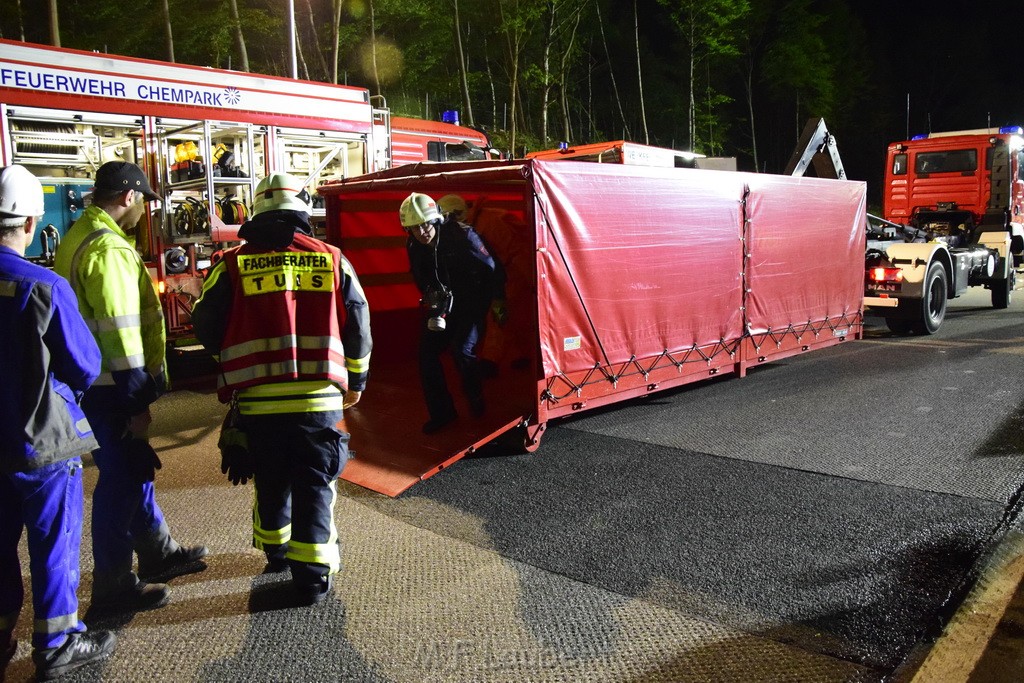 VU Gefahrgut LKW umgestuerzt A 4 Rich Koeln Hoehe AS Gummersbach P709.JPG - Miklos Laubert